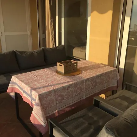 Swimming Apartment *